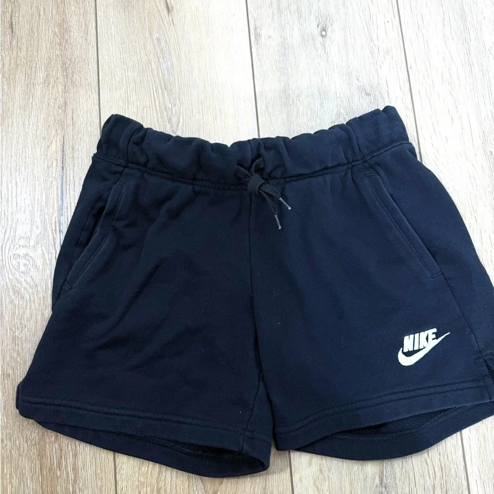 Nike Athletic Shorts Youth Large Pockets Athleisure